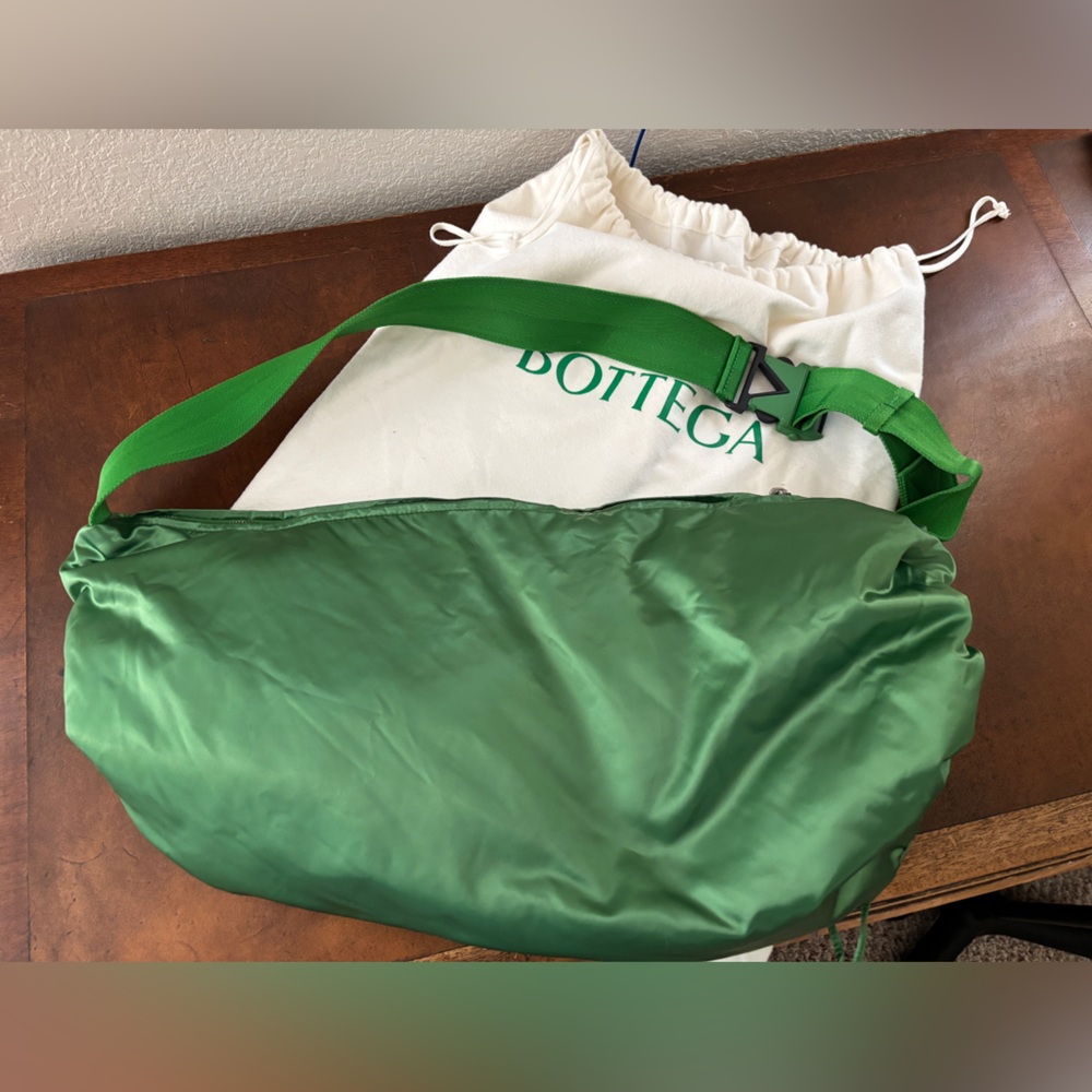 Bottega Veneta Vibrant Green Shoulder Bag